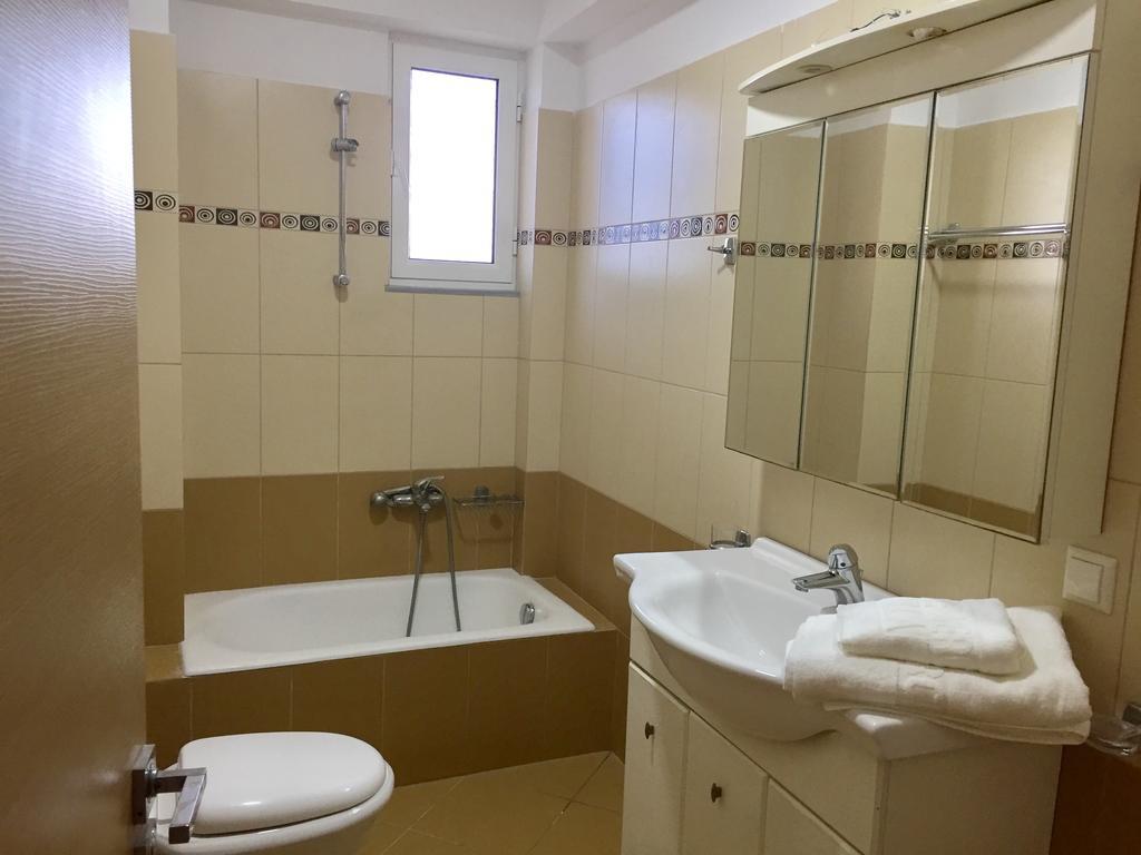 Sea And Sun Apartments Sarande Phòng bức ảnh